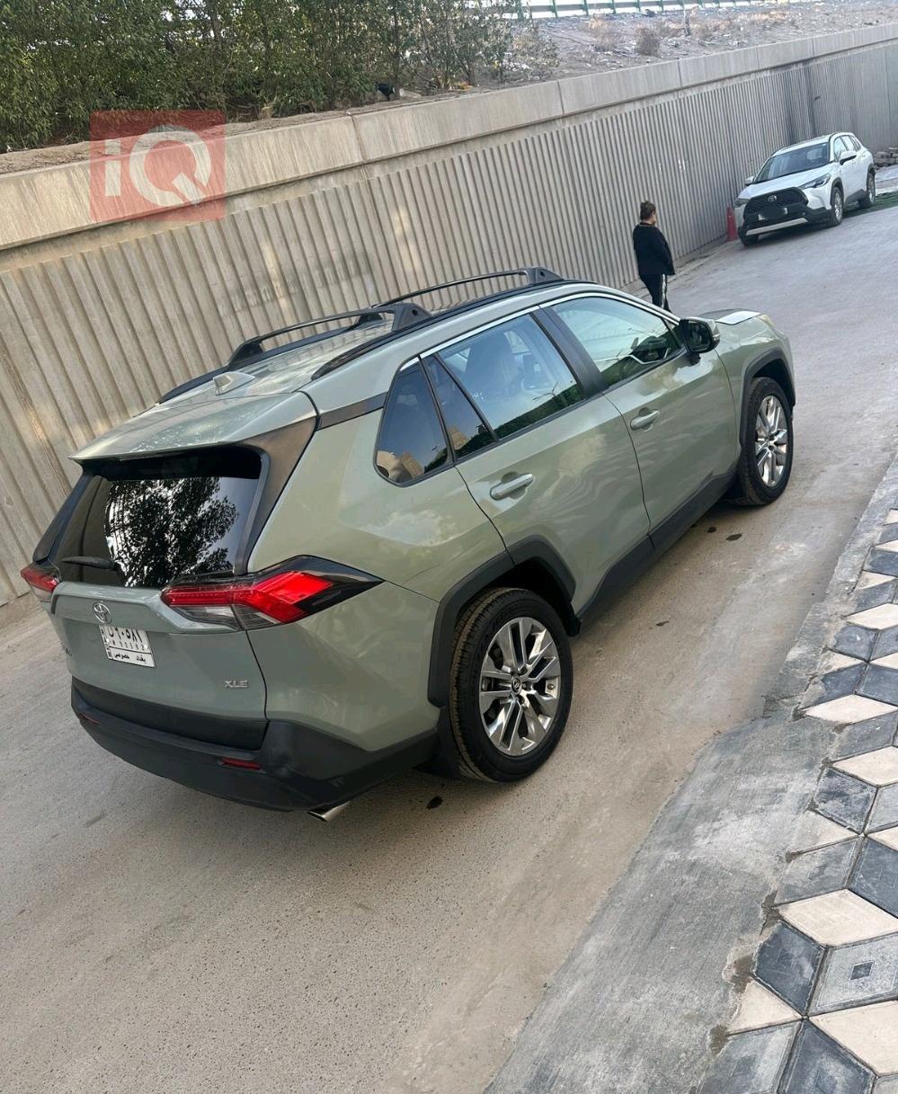 تۆیۆتا ڕاڤ 4